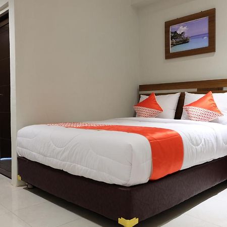 Super Oyo 2756 Anata Hotel Makassar Kültér fotó
