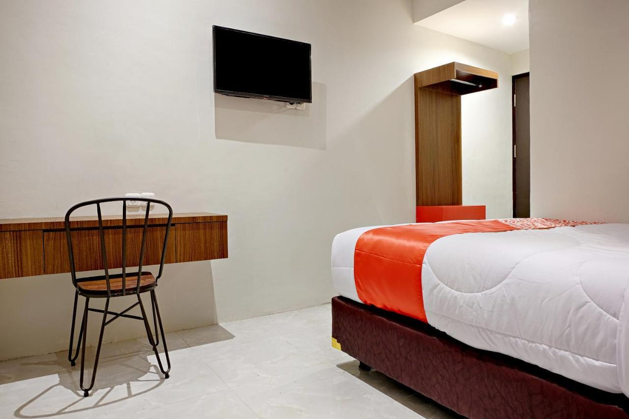 Super Oyo 2756 Anata Hotel Makassar Kültér fotó